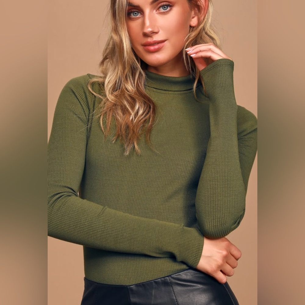 Lulu’s Olive Green Ribbed Long Sleeve Mock Neck Bodysuit, size Medium, NWT